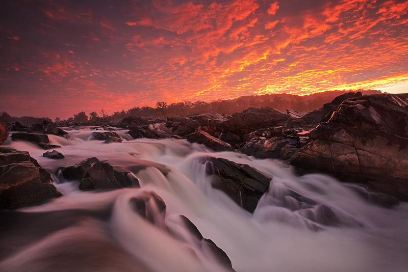 A fantastic display of light over the Mather Gorge area of&nbsp;the&nbsp;Potomac River&nbsp;during a late autumn sunrise in Great...